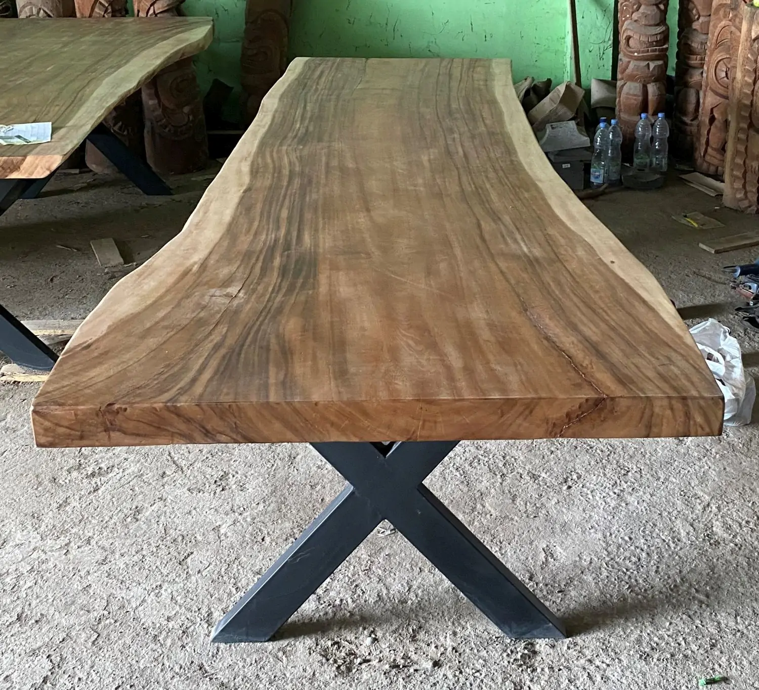  Product image 5 of the product “Natural wood table suar with metal legs X-style, 304cm length, 115cm width, 83.5cm height. Table top 7cm thickness ”